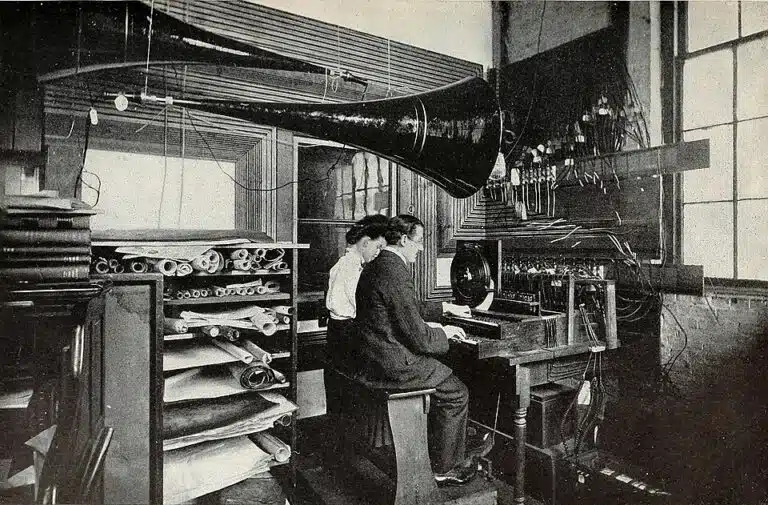 תדיאוס קהיל וה-Telharmonium, הסינתיסייזר הראשון בעולם ששקל 200 טון - היסטוריית הסינתיסייזרים אלקטרו-מיוזיק